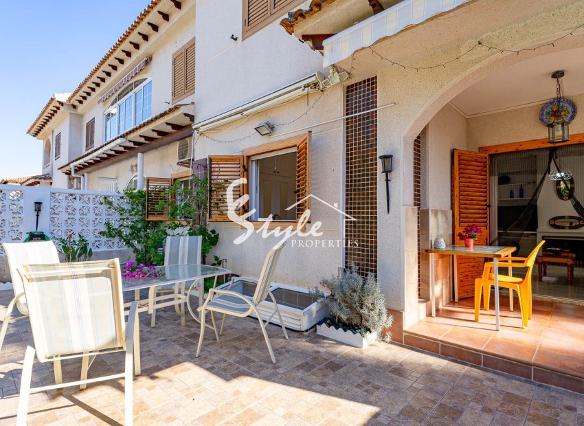 Se vende apartamento planta baja con sótano en Las Barcas,  Los Altos, Torrevieja, Costa Blanca. ID 3122