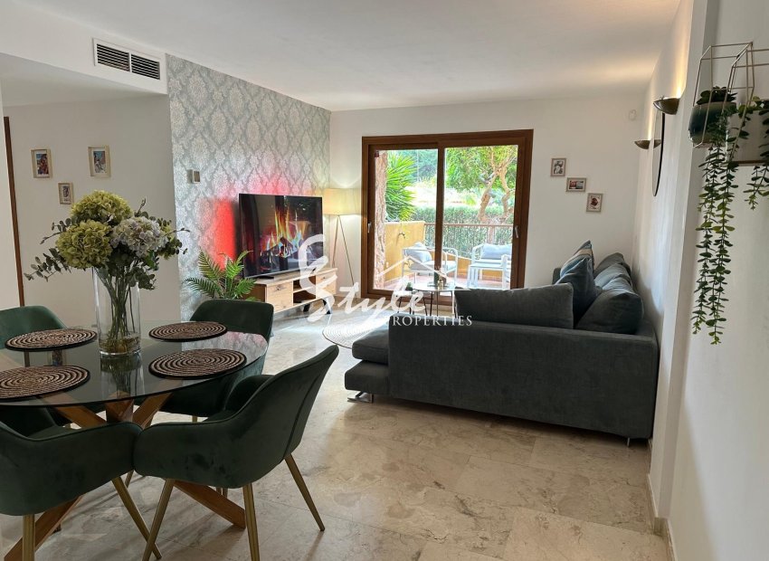 Se vende apartamento planta baja en La Recoleta, Punta Prima. ID2553