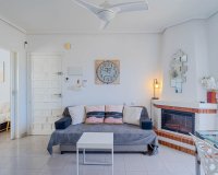 Se vende apartamento renovado cerca del mar en Punta Prima, Costa Blanca, España. ID2969