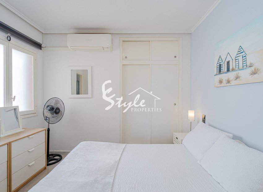 Se vende apartamento renovado cerca del mar en Punta Prima, Costa Blanca, España. ID2969