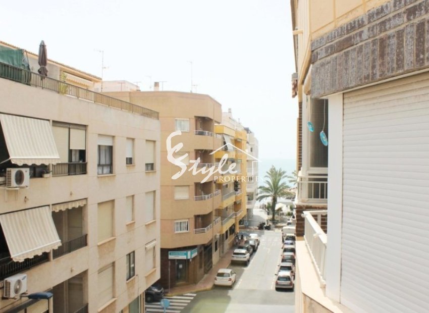 Se vende apartamento totalmente reformado con vistas al mar en Torrevieja, Costa Blanca, España. ID1925