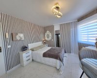 Se vende apartamento totalmente reformado con vistas panorámicas en Torrevieja, a pocos pasos del mar, Costa Blanca, España. ID2349