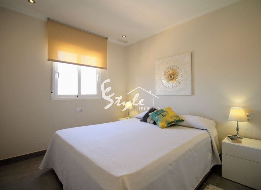 Se vende ático con orientación sur en Vista Azul XXVII en Punta Prima, Orihuela Costa. ID1453