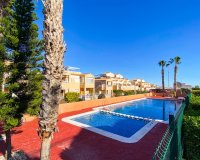 Se vende ático con vistas al mar y jardín en La Cinuelica, Punta Prima, Costa Blanca. ID3336