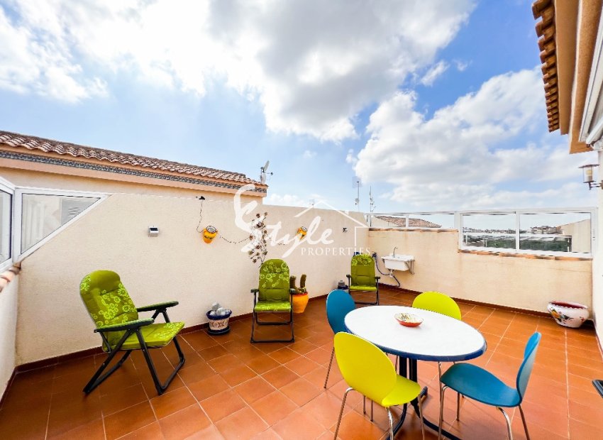 Se vende atico en  Don Sancho  CinuelicaPunta Prima, Losa Altos, Costa Blanca. Ref.1606