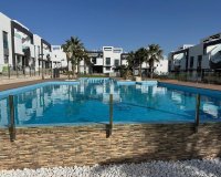 se vende bungalo bajo en Oasis , Amay, Punta Prima, Costa Blanca, Spain. ID1601
