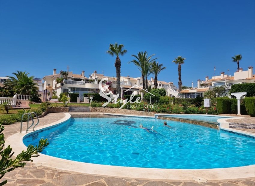 se vende bungalow bajo en Maraflores , Los Altos de Eden. ID2810