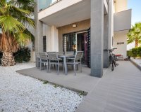 Se vende bungalow  con jardín privado en  Res. Amay, Punta Prima,  Costa Blanca . ID1211