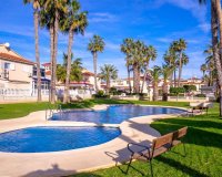 Se vende bungalow en planta baja con jardín en Zeniamar, Playa Flamenca, Orihuela Costa, España. ID2339