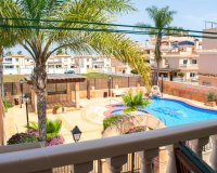 Se vende casa adosada de 2 dormitorios en una urbanización cerrada en Villamartín, Costa Blanca, España. ID2347