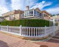 Se vende casa adosada de esquina de 3 dormitorios en Zeniamar, Playa Flamenca, Orihuela Costa. ID2793