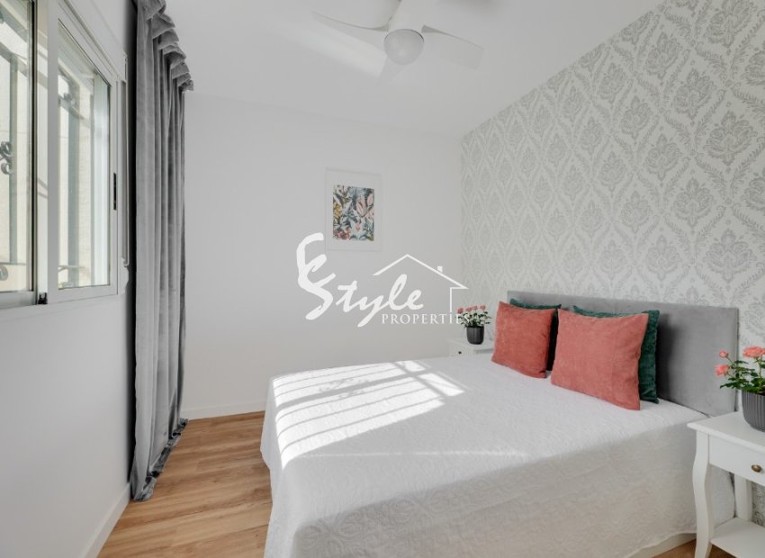 Se vende casa adosada reformada de 3 dormitorios en Los Altos, Punta Prima, Costa Blanca. ID2818