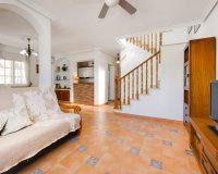 Se vende casa con orientación sur y garaje propio en Los Dolces, La Zenia, Orihuela Costa. ID1927