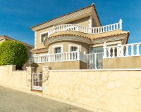 Se vende casa unifamiliar cerca de servicios en Los Altos, Torrevieja, Costa Blanca. ID3138