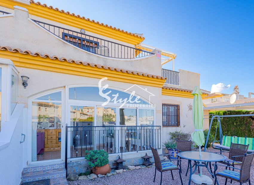 Se vende chalet adosado en Res. Iria I, Playa Flamenca, Orihuela Costa . ID3077