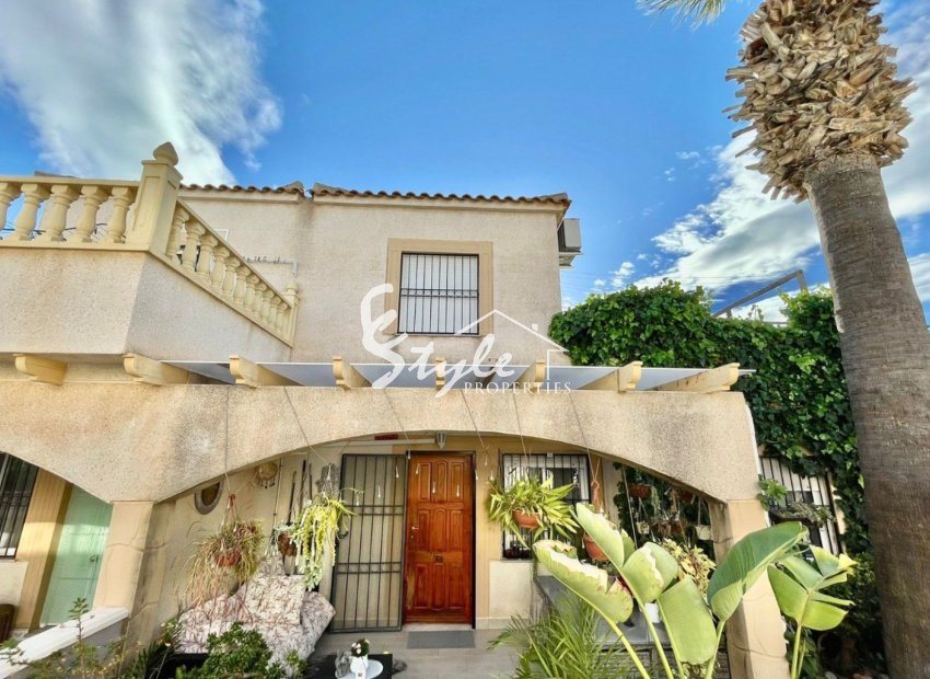 Se vende chalet adosado en Res. Serena IV,  Playa Flamenca, Orihuela Costa . ID2994