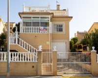 Se vende chalet de 3 dormitorios y gran sótano en Los Altos-La Florida, Costa Blanca, España. ID2322
