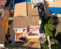 Se vende chalet independiente cerca de la playa en Punta Prima, Costa Blanca, España. ID1882