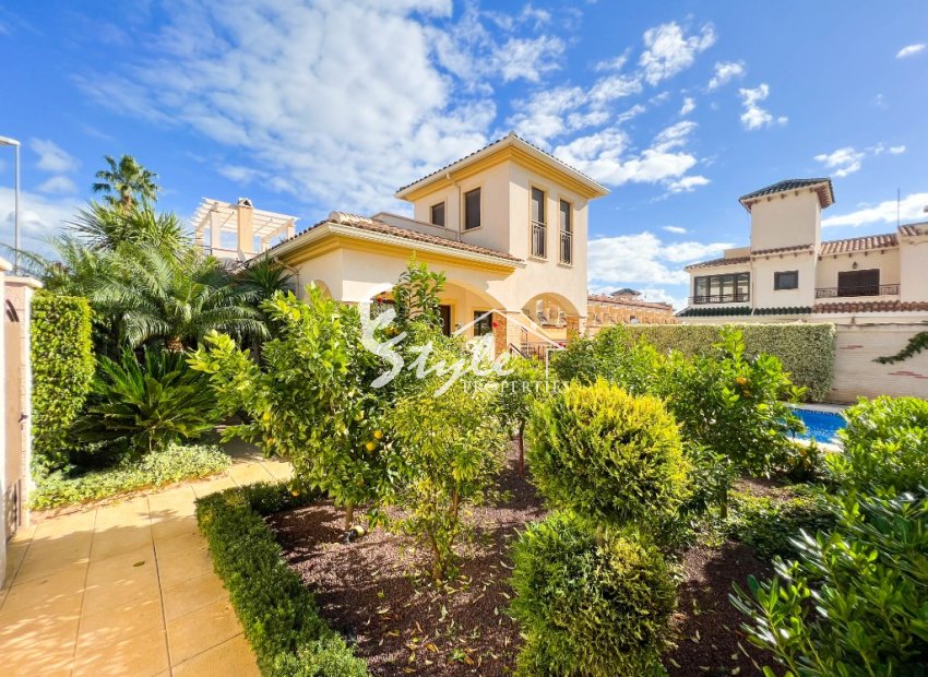 Se vende chalet independiente con piscina en Doña Pepa, Ciudad Quesada, Costa Blanca, España. ID1356