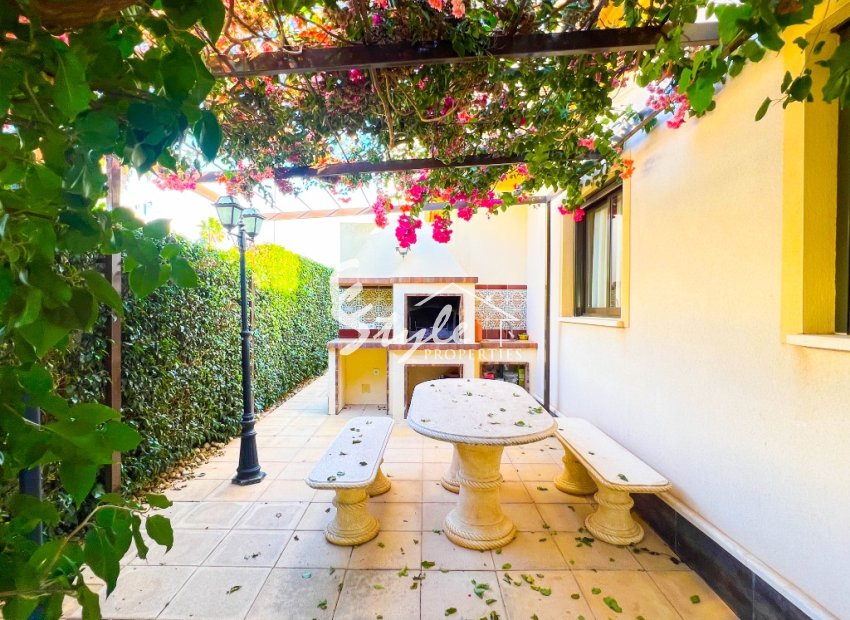 Se vende chalet independiente con piscina en Doña Pepa, Ciudad Quesada, Costa Blanca, España. ID1356