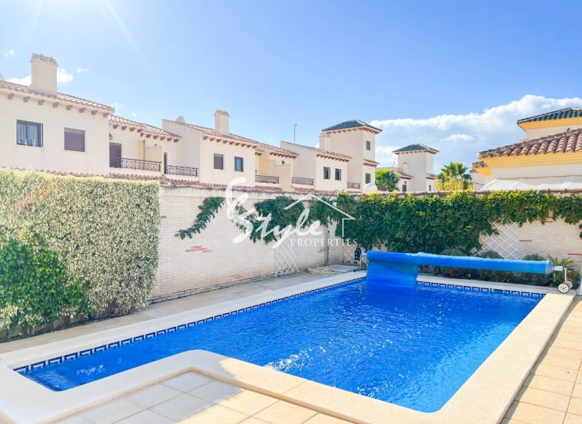 Se vende chalet independiente con piscina en Doña Pepa, Ciudad Quesada, Costa Blanca, España. ID1356