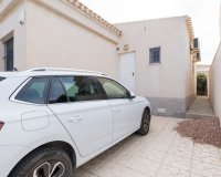 Se vende chalet independiente de una planta con 3 dormitorios en Playa Flamenca, Costa Blanca, España. ID2334