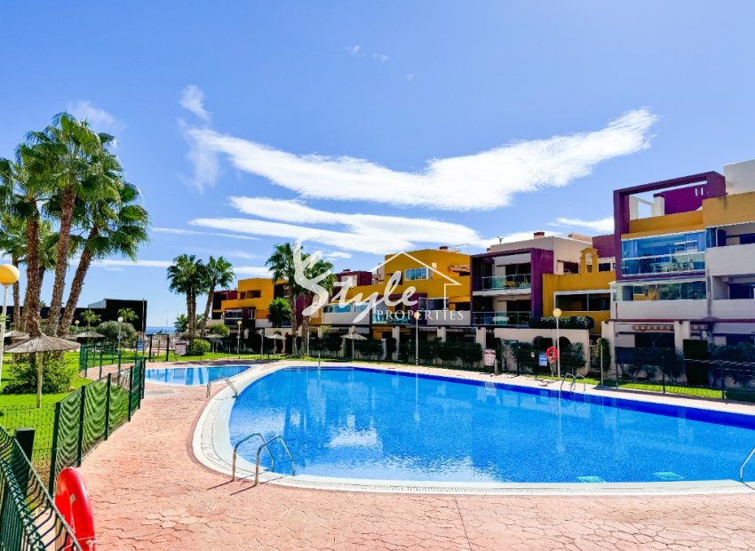 Se vende elegante apartamento en El Bosque, Playa Flamenca, Orihuela Costa. ID1435