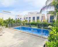 Se vende elegante y confortable villa con piscina privada en una zona tranquila de Ciudad Quesada, Costa Blanca, España. ID2328