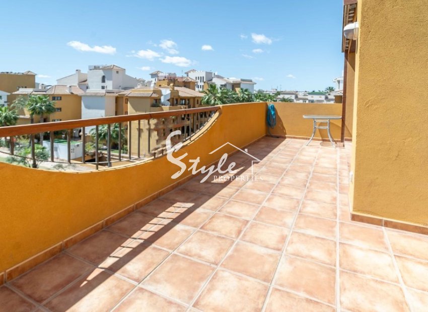 Se vende piso en La Entrada , Punta Prima, Costa Blanca.Spain. ID1359