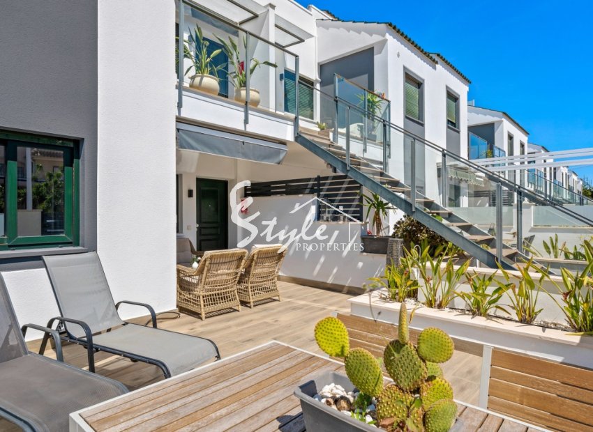 Se vende Piso moderno y soleado en La Zenia, Costa Blanca, Orihuela Costa. ID2191