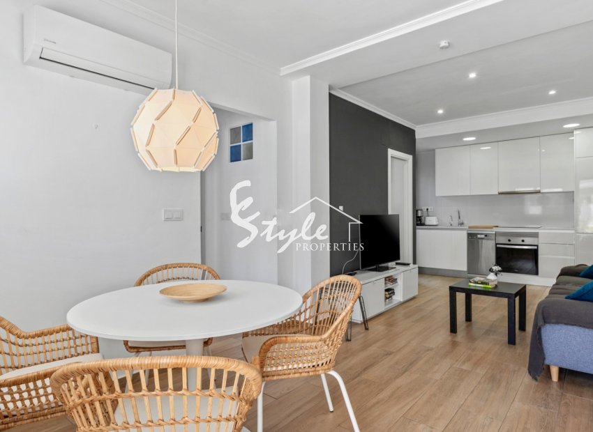 Se vende Piso moderno y soleado en La Zenia, Costa Blanca, Orihuela Costa. ID2191