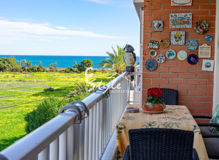 Se vende precioso apartamento de 3 dormitorios con vistas al mar en Punta Prima, Costa Blanca, España. ID2545