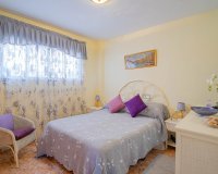 Se vende precioso apartamento de 3 dormitorios con vistas al mar en Punta Prima, Costa Blanca, España. ID2545