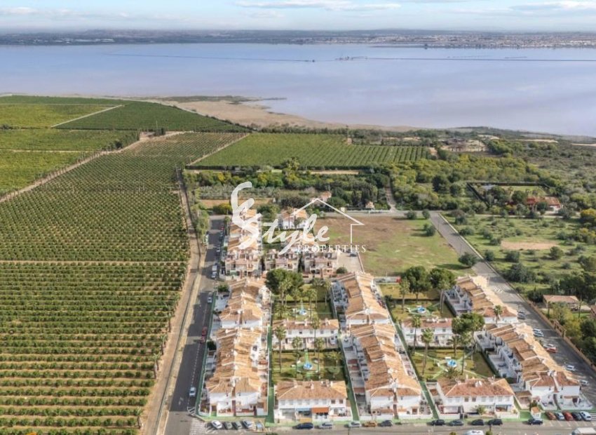 Se vende propiedad barata para reformar en Lago Jardín II, Los Balcones, Torrevieja. ID1429