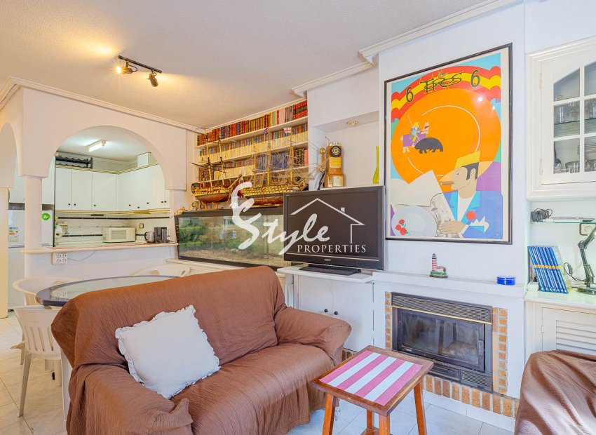 Se vende soleado apartamento en planta baja en Las Barcas, Punta Prima, Costa Blanca. ID3422