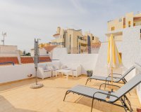 Se vende triplex reformado a pocos pasos del mar en Mar Azul, Torrevieja, Costa Blanca. ID1950