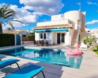 Se vende villa cerca del mar en Playa Flamenca,  Orihuela Costa. ID2804