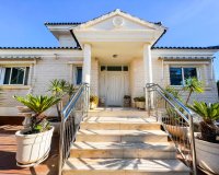 Se vende villa con piscina privada a pocos pasos de la playa en La Mata, Costa Blanca, España. ID1718