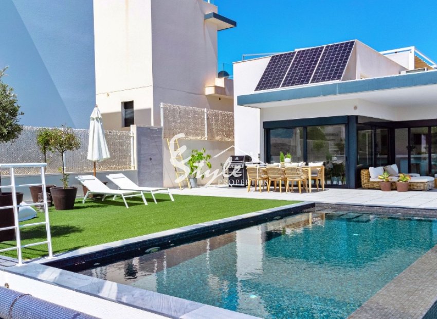 Se vende villa de 5 habitaciones enSan Miguel de Salinas, Costa Blanca, Spain. ID1357