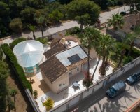Se vende villa de estilo clásico cerca de la playa en Campoamor, Costa Blanca, España. ID1722