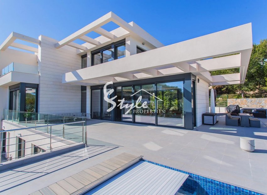 Se vende villa de lujo en Las Colinas Golf & Country Club, Villamartín, Orihuela Costa. iD2802