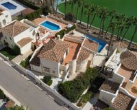 Se vende villa en primera línea de golf en Las Ramblas, Orihuela Costa, España. ID1440