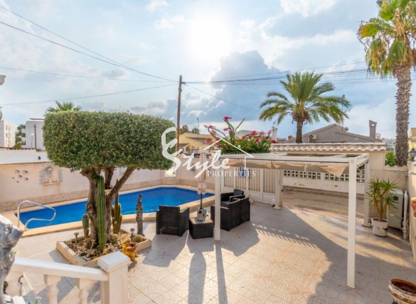 se vende villa Playa Flamenca, Orihuela Costa, Costa Blanca. ID1951