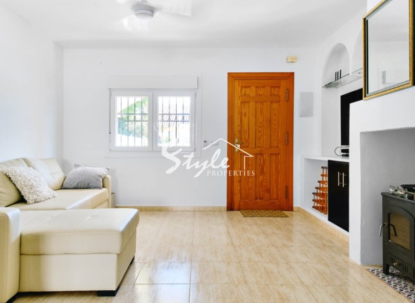 Semi detached house with private pool for sale in Torre de Horadada, Costa Blanca South, Spain