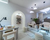 Stylish beauty salon for sale in the center of Alicante, Costa Blanca, Spain. ID036