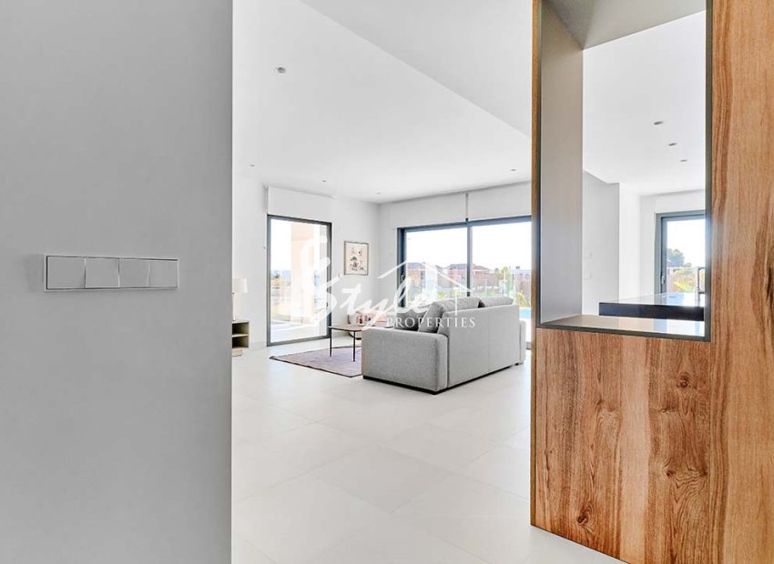 Superb Key Ready villa with 4 bedrooms for sale in Los Montesinos, Costa Blanca South, Spain