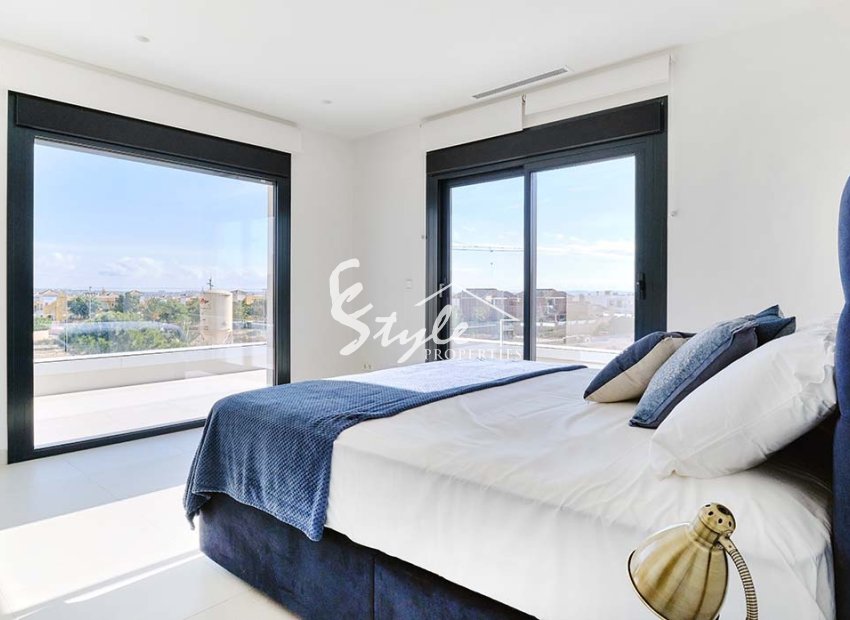 Superb Key Ready villa with 4 bedrooms for sale in Los Montesinos, Costa Blanca South, Spain