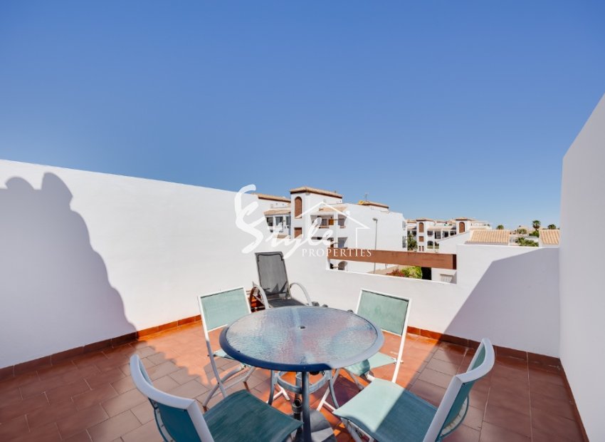 Таунхаус на продажу с бассейном рядом c морем в Cinuelica, Пунта Прима, Коста Бланка,Испания ID 1615