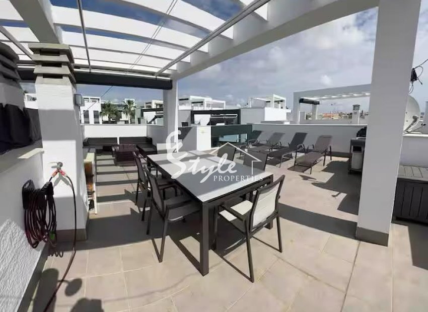 Top floor apartment for sale in ¨Oasis Beach¨,Punta Prima, Orihuela Costa,  Alicante,Costa Blanca, Spain. ID2596
