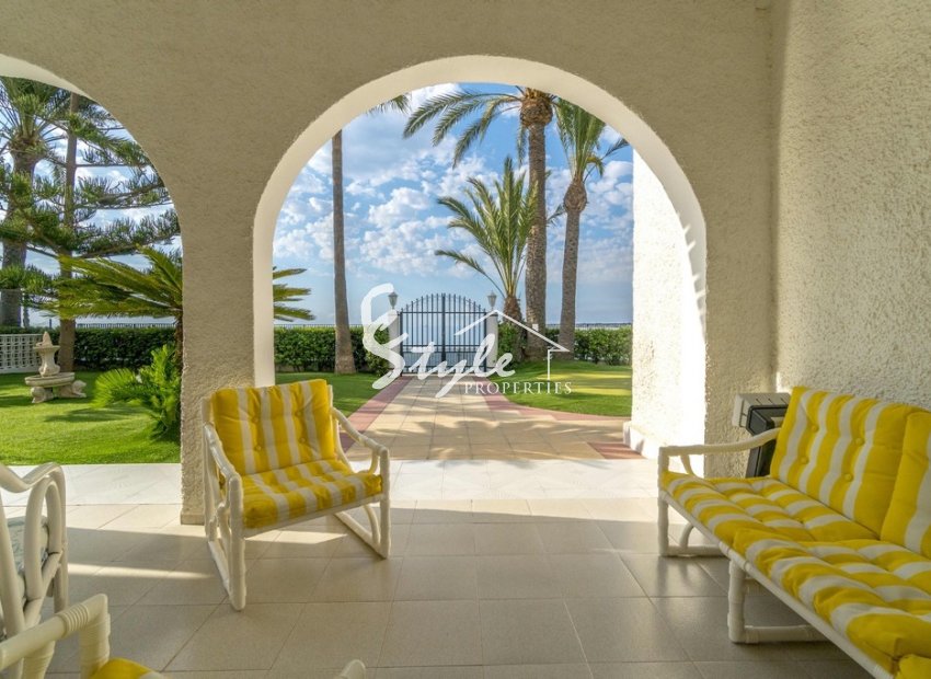 Unique First Line Property for sale in Punta Prima, Costa Blanca South, Spain ID 3747